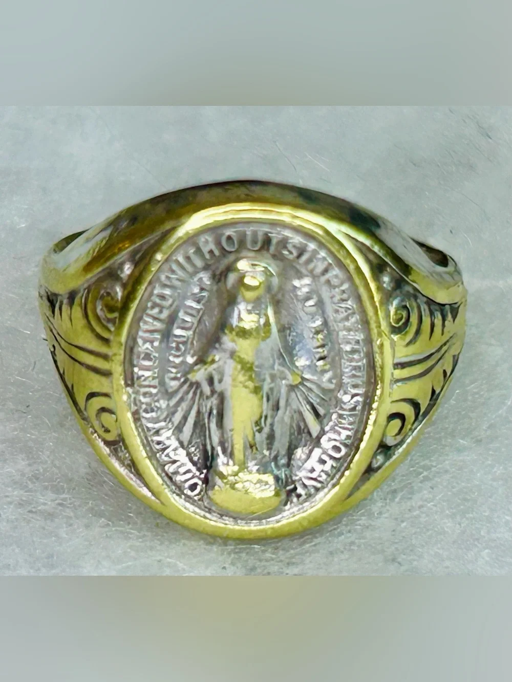 Vintage Miraculous Medal Adjustable Ring (c. 1940s–1960s)